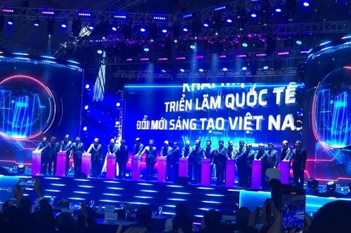 Thủ tướng Nguyễn Xuân Phúc: “Không đổi mới sáng tạo, chúng ta sẽ bị mắc kẹt”