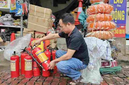 Lo mặt hàng phòng cháy tăng giá bất hợp lý, quản lý thị trường ra quân kiểm tra