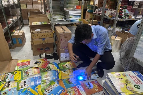 Tiếp tục phát hiện trên 40.000 cuốn sách giáo khoa giả mạo Nhà xuất bản Giáo dục Việt Nam