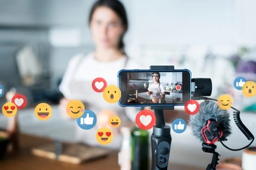 Thủ tướng yêu cầu tăng cường kiểm tra hoạt động livestream bán hàng