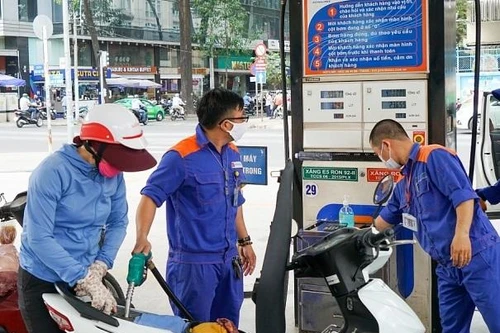 Nhiều doanh nghiệp không nhập đủ lượng xăng dầu được giao