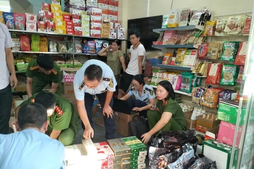 Khởi tố vụ án và bị can vụ buôn bán hàng cấm là thuốc lá nhập lậu