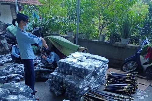 Ngang nhiên bán kiếm, mã tấu trên mạng