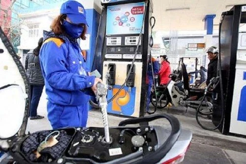 Xăng lại tăng giá, tiến sát mốc 25.000 đồng/lít