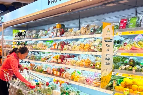 Thị trường đồ lễ cúng Rằm tháng Bảy sôi động