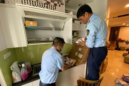 Phát hiện kho thuốc tây bất hợp pháp tại căn hộ chung cư cao cấp ở Hà Nội