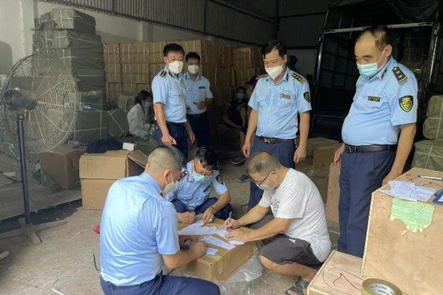 Vụ kho hàng giả do người Trung Quốc làm chủ: Khởi tố, bắt tạm giam chủ kho hàng