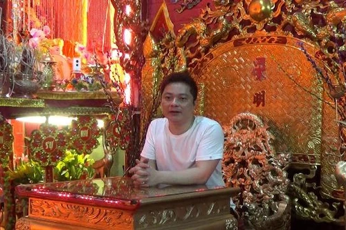 Hà Nội: Lùi thời gian đề nghị “Thầy Long” “Ghế mẫu cửu trùng” đến làm việc với Sở TT-TT