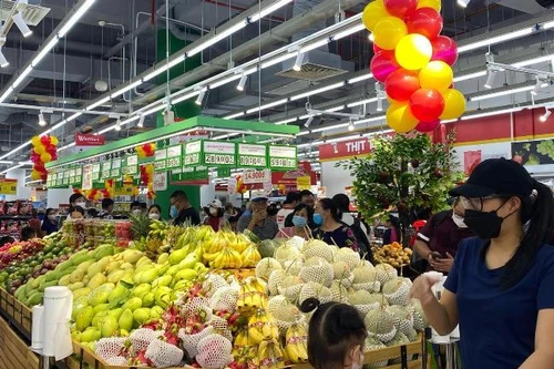 Siêu thị giảm giá gạo, thịt lợn, trứng gia cầm... “kéo” khách đến mua sắm dịp nghỉ 2-9