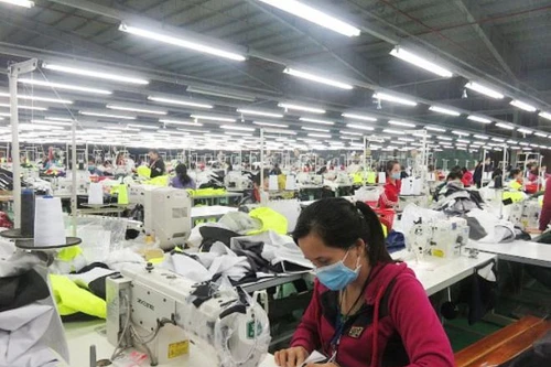 Doanh nghiệp “tăng tốc” khi trở lại hoạt động