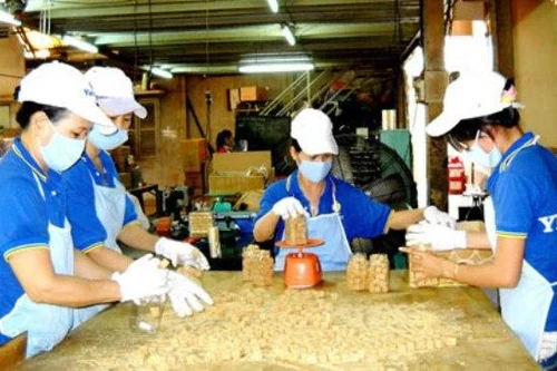 Dự báo mới thận trọng hơn về tăng trưởng kinh tế, áp lực lạm phát hiện hữu