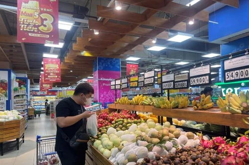 Từ ngày mai (1-7): Tăng lương cơ sở, liệu giá cả có “té nước theo mưa”?