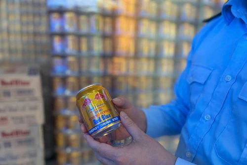 Tạm giữ trên 200.000 nghìn sản phẩm Red Blue, nghi xâm phạm quyền sở hữu