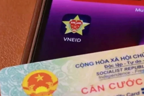 Cảnh báo lộ dữ liệu cá nhân khi khoe ảnh căn cước trên VNeID sau khi sáp nhập 