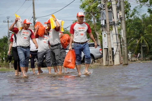 HEINEKEN Việt Nam sát cánh cùng người dân miền Trung vượt qua khó khăn