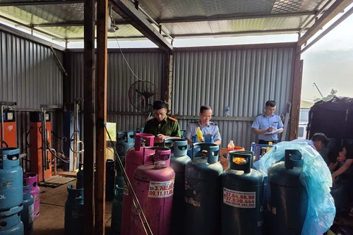 Phát hiện cơ sở san chiết, kinh doanh khí LPG trái phép