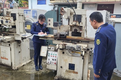 Tạm giữ lô máy móc đã qua sử dụng thuộc diện cấm nhập khẩu trên tuyến Nam- Bắc