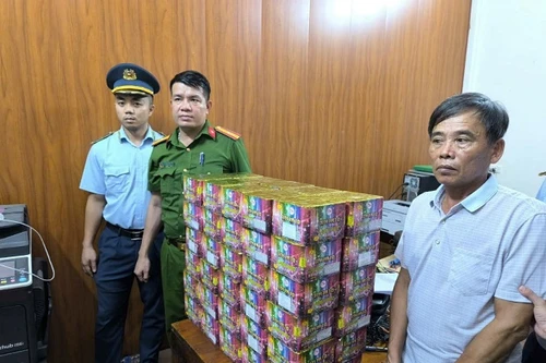 Kiểm tra, bắt giữ 71,4kg pháo do nước ngoài sản xuất