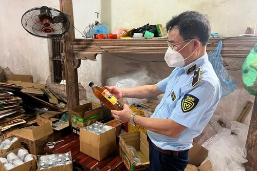 Khóa 200 gian hàng online vi phạm trong lĩnh vực thực phẩm, dược mỹ phẩm