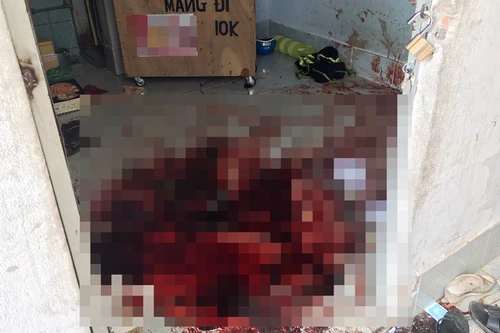 Người đàn ông tử vong trên vũng máu trong căn nhà khóa trái cửa