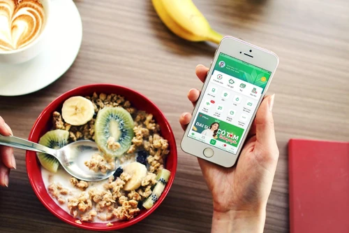 Loạt ngân hàng tăng mạnh phí SMS Banking, khuyến khích khách hàng chuyển sang dùng app