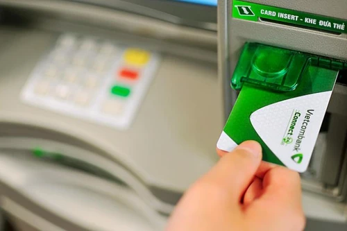 Chuyên gia ngân hàng lý giải vì sao có lúc cây ATM chỉ tối đa 700 nghìn đồng/lần rút