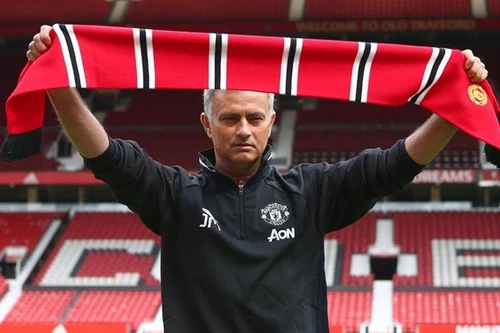 M.U tưng bừng ra mắt Mourinho