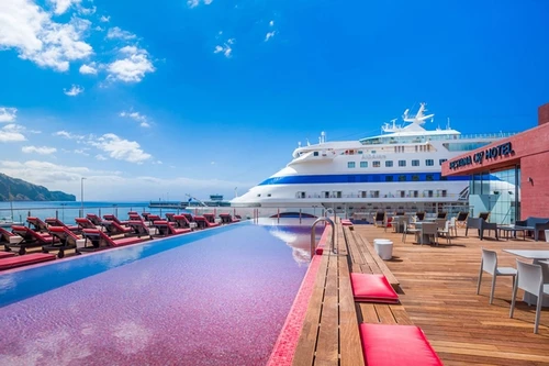 Khám phá khách sạn siêu sang mang thương hiệu riêng của Ronaldo