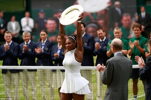 Đè bẹp Kerber, Serena cân bằng kỷ lục của huyền thoại Steffi Graf