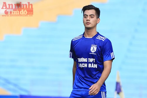 Hotboy đội tuyển THPT Thạch Bàn "đốn tim" thiếu nữ