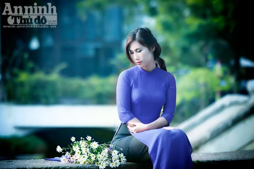 Say lòng hình ảnh thiếu nữ Hà Thành dịu dàng bên cúc họa mi