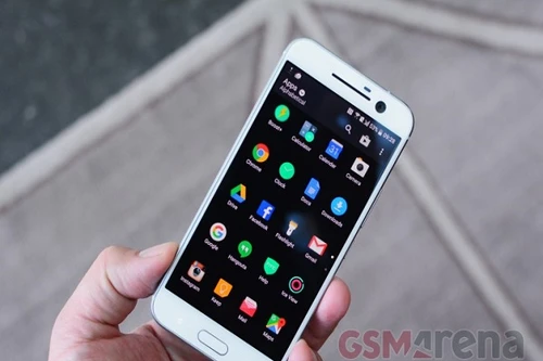 HTC lên kệ với mức giá 14 triệu đồng