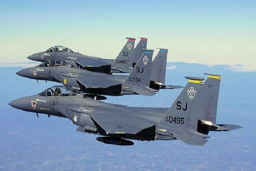 Mỹ lần đầu triển khai 8 chiến đấu cơ F-15C tới Phần Lan đối phó Nga