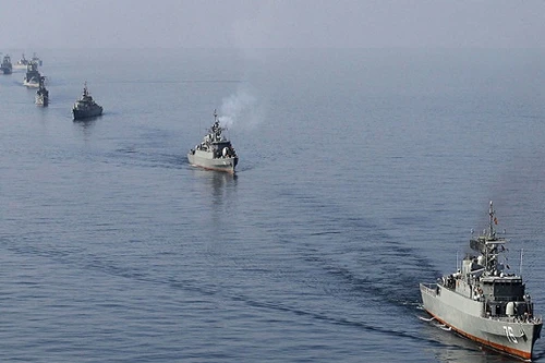 Mỹ tuyên bố tiếp tục hoạt động tại Eo biển Hormuz bất chấp Iran đe dọa 