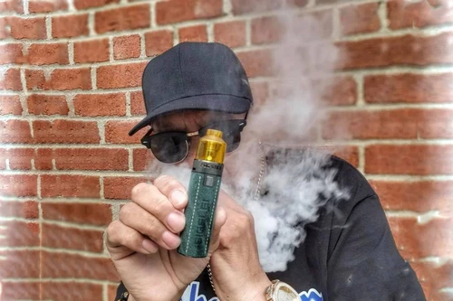 Sắp tới, sử dụng thuốc lá điện tử có thể bị phạt tới 2 triệu đồng?