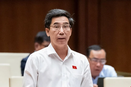 'Việc thực hiện các thủ tục về đất đai, xây dựng rất mất thời gian'