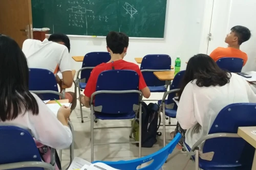 Mới: Sắp tới, giáo viên được dạy thêm bên ngoài nhà trường?