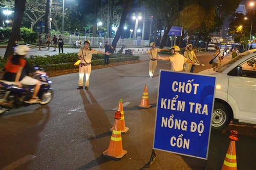 Cảnh sát giao thông mặc thường phục có được xử lý vi phạm nồng độ cồn?