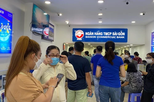 Từ 1-7: Áp dụng cách xử lý mới nhất khi ngân hàng bị rút tiền hàng loạt 