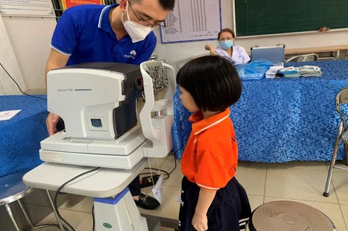 Mới nhất: Người dưới 18 tuổi điều trị cận thị được hưởng bảo hiểm y tế từ năm 2025