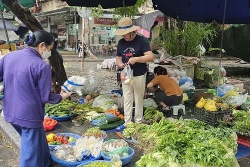 Lợi dụng mưa bão, đầu cơ găm hàng trục lợi có thể bị phạt tới 5 tỷ đồng, phạt tù tới 15 năm