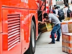 Ký gửi hàng theo xe ô tô sẽ phải ghi tên, số định danh cá nhân người gửi - người nhận 