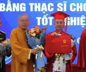 Không có bằng cấp 3 nhưng có bằng Tiến sỹ, xử lý thế nào?