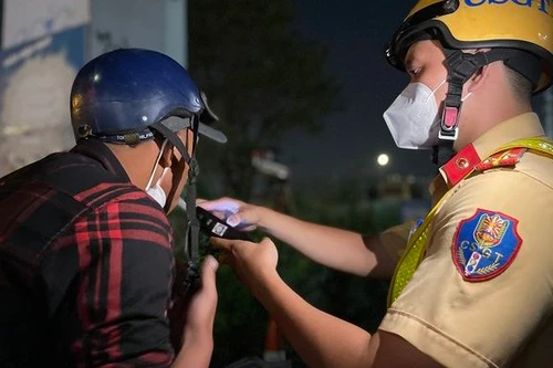 Có được đóng phạt, lấy xe ra trước ngày hẹn nếu bị phạt vi phạm nồng độ cồn?