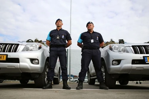 Hà Lan bắt giữ nghi can khủng bố mang súng AK-47 đã nạp đạn