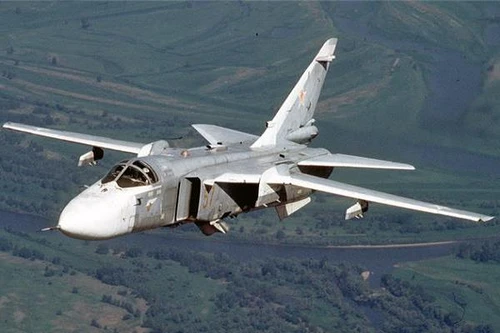 Mỹ giải thích vụ tàu chiến đụng máy bay Nga trên Biển Đen