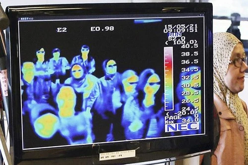 Tổng thống Hàn Quốc họp khẩn, 200 trường học đóng cửa vì virus MERS