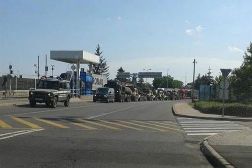 Đoàn xe quân sự bí mật xuất hiện trên biên giới Hungary-Ukraine