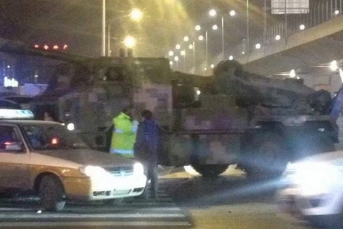 [ẢNH] Pháo tự hành bí ẩn của Trung Quốc bị lộ tẩy trong tình huống khó đỡ