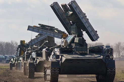 [ẢNH] Quân đội Ukraine sẽ bị hủy diệt trong nháy mắt nếu tấn công miền Đông dịp World Cup?